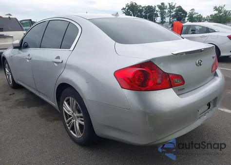 2015 Infiniti Q40 из США, поврежденный, VIN JN1CV6AR7FM521395